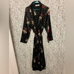 Maxi Black Floral Lacey Robe